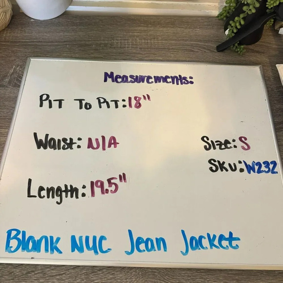 Blank NYC Distressed Cropped Raw Hem Light Denim Jacket Size Small - Picture 7 of 7